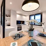 Les Sorbiers - 2 Bedrooms Floor - Parking & Terrace 公寓 阿讷西